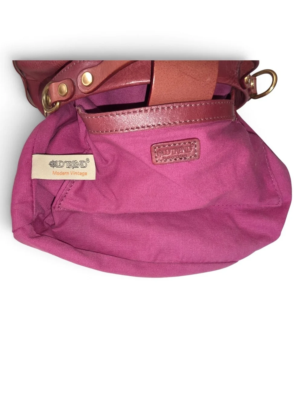 Burgundy Leather Purse with Embissed Detachable Strap